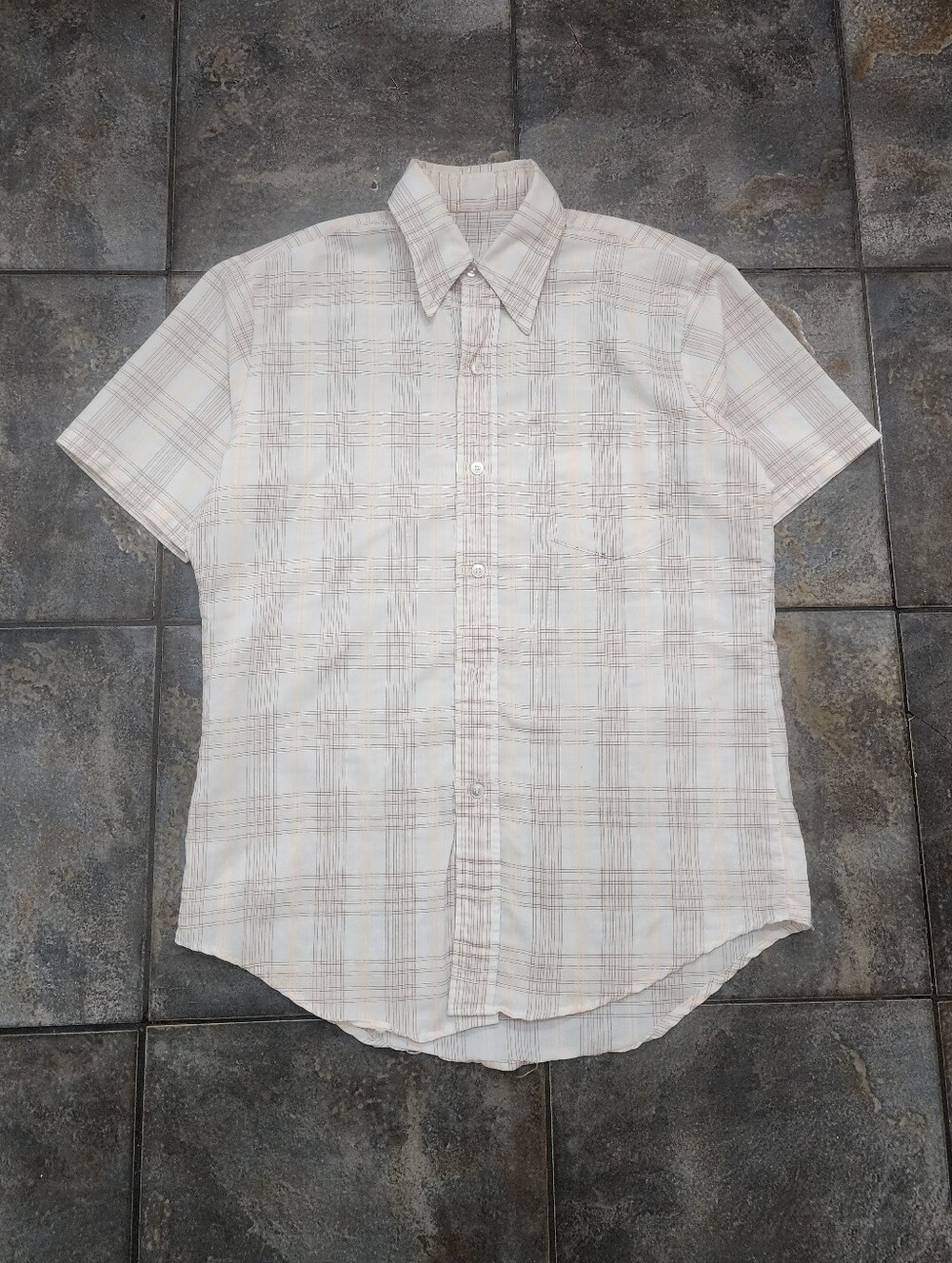 Vintage 1960s Men's Medium 15x15.5 Plaid Short Sleeve Button Up Shirt